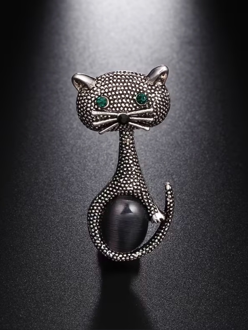 New vintage-style cat brooch textured silver-toned body green crystal eyes